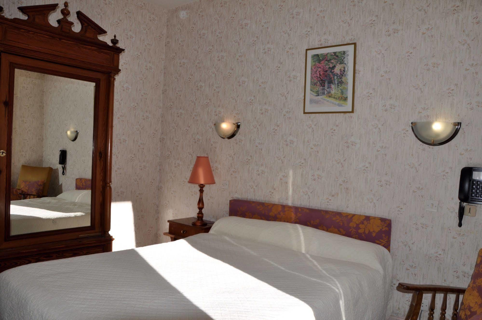 Hotel Des Eaux-Bonnes Ngoại thất bức ảnh